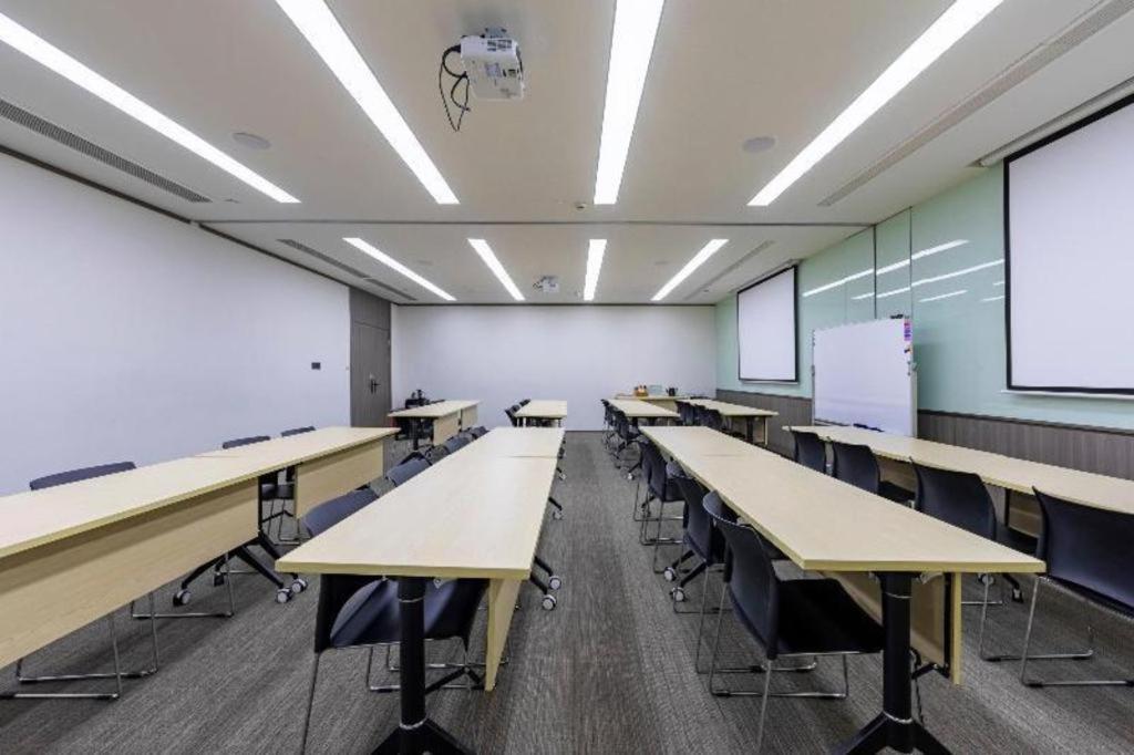 Hanting Caohejing Yishan Road Hotel 2*