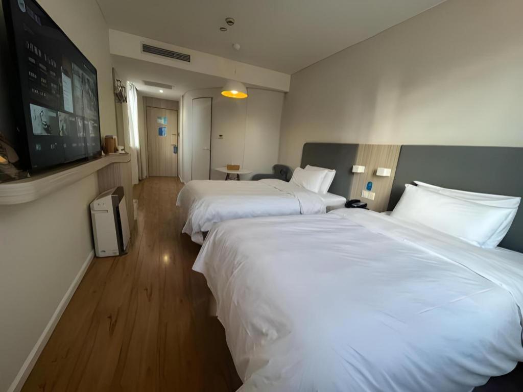 Hotel Hanting Caohejing Yishan Road 2*